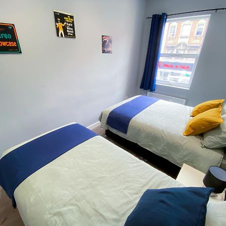 Stylish 1 Bedroom Flat In Wood Green London Bagian luar foto