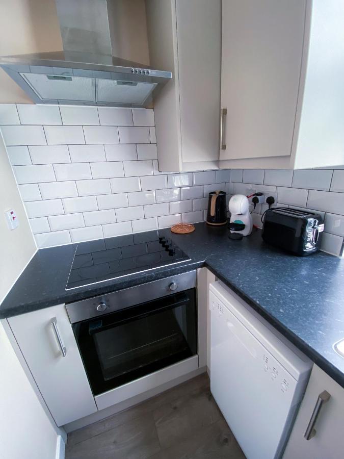 Stylish 1 Bedroom Flat In Wood Green London Bagian luar foto