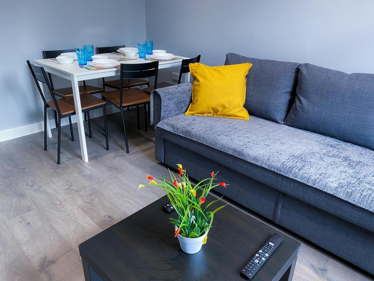 Stylish 1 Bedroom Flat In Wood Green London Bagian luar foto